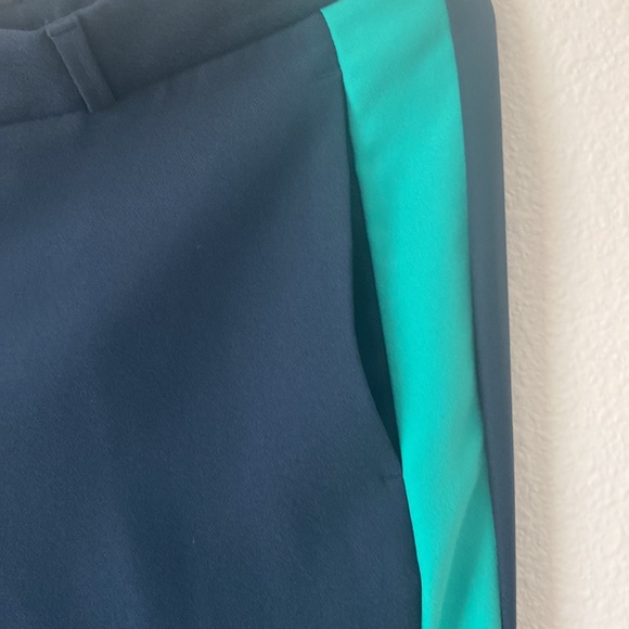 Banana Republic Women’s Navy Blue Pants with A Green Side Strap Insert Size 8 - Picture 8 of 13